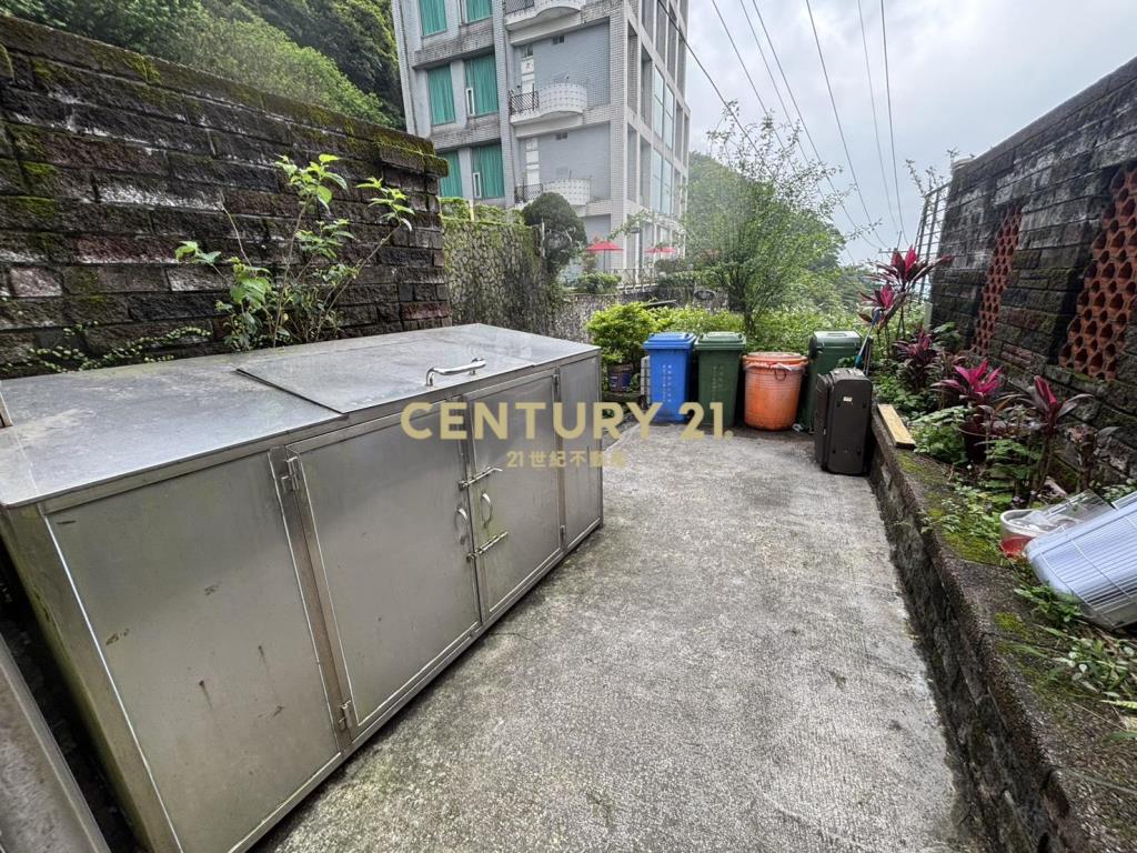 合家歡綠意滿窗一樓