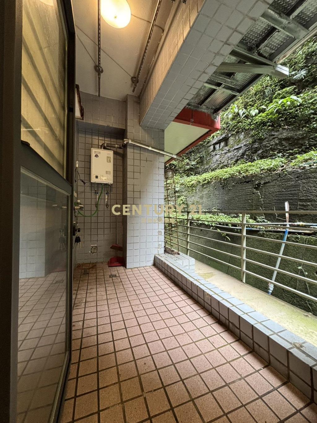 合家歡綠意滿窗一樓