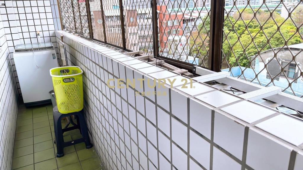 成功民權精華路段採光三房