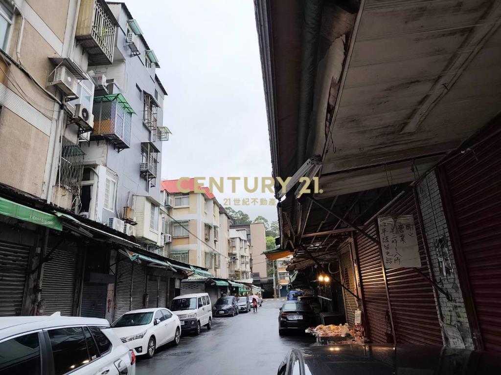 捷運金龍路黃昏市場邊間黃金店面