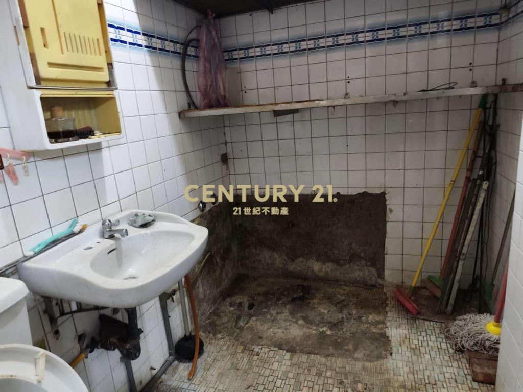 捷運金龍路黃昏市場邊間黃金店面