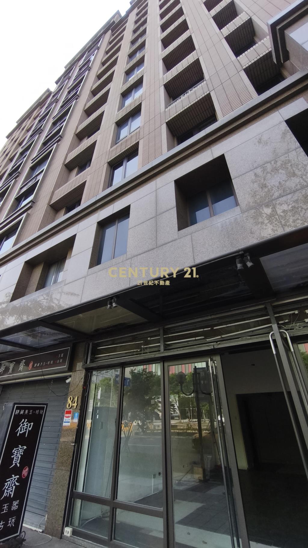 大巨蛋 正對面精華商圈精品店面