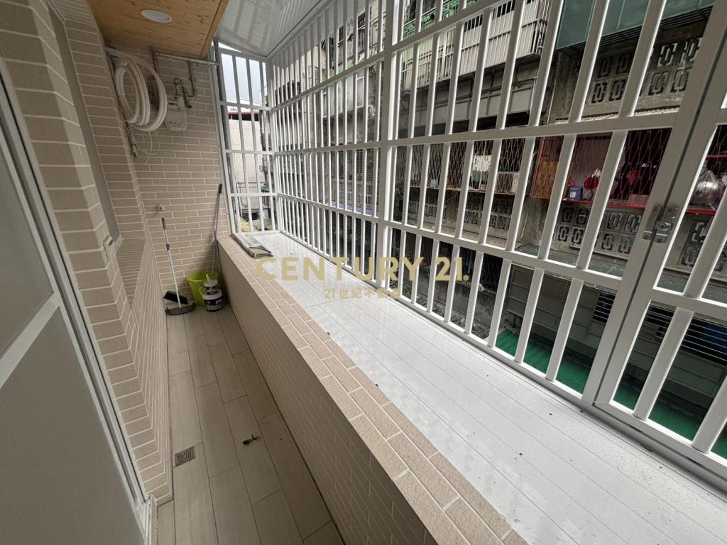 信義虎林街商圈全新精裝潢三樓美寓