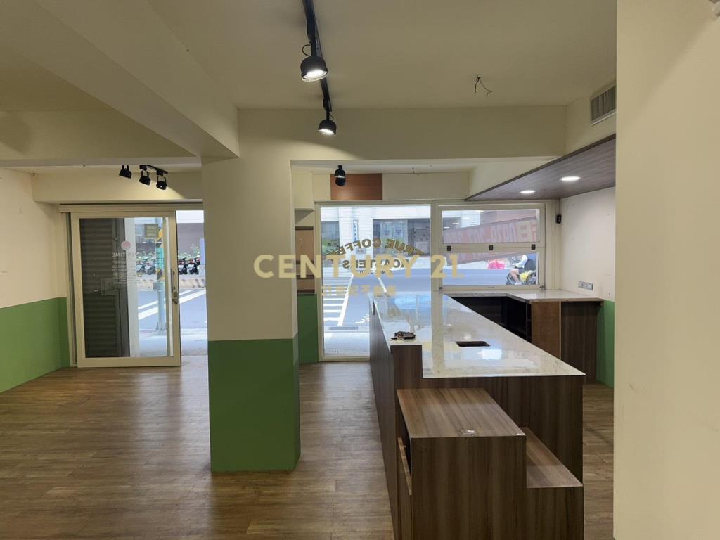 捷運板新站YMCA旁三角窗金店面