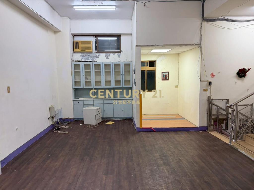 內湖站金店面