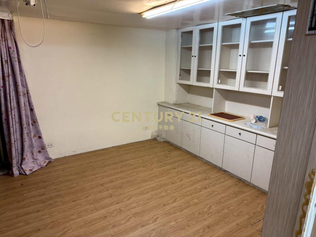 內湖站金店面