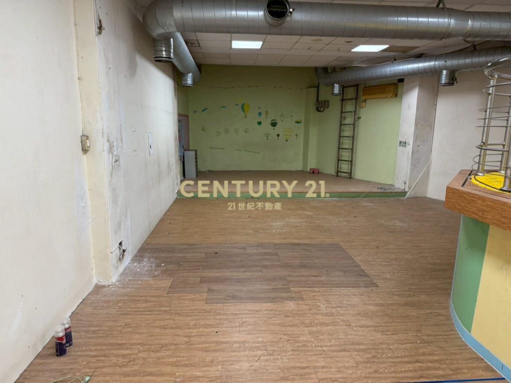 內湖站金店面