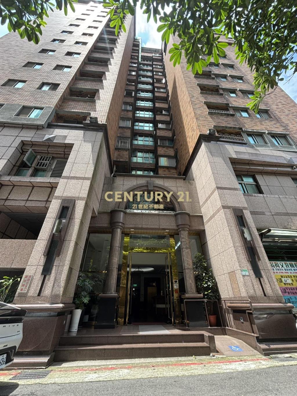 德安御璽正內湖街挑高黃金店面