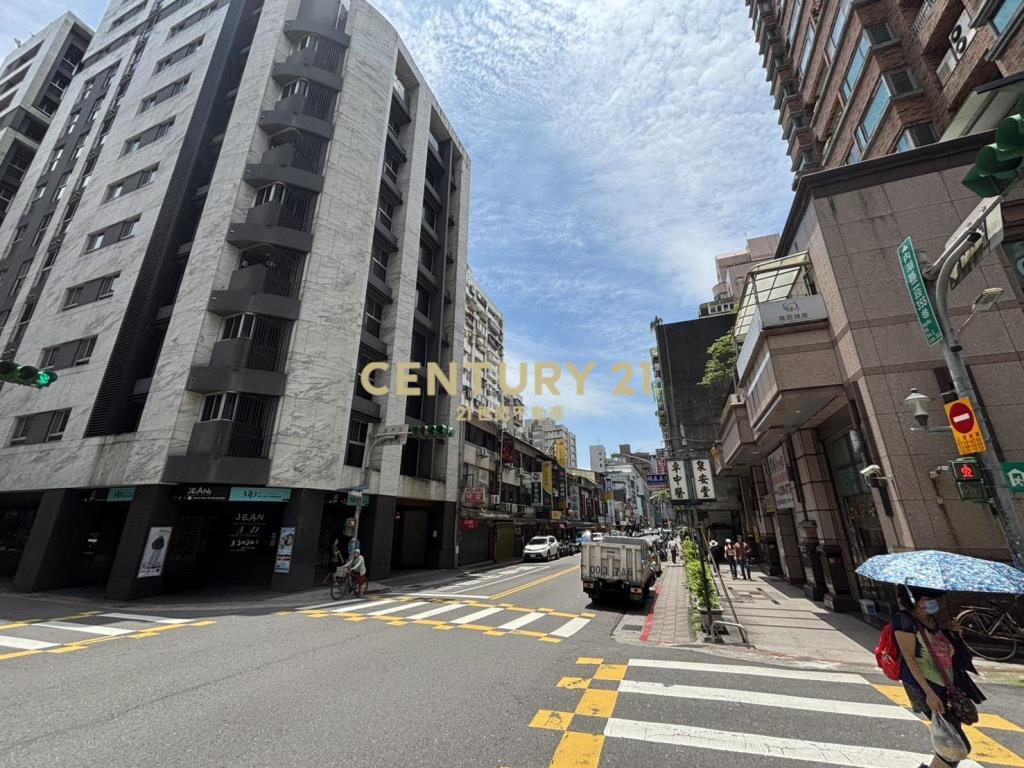 德安御璽正內湖街挑高黃金店面