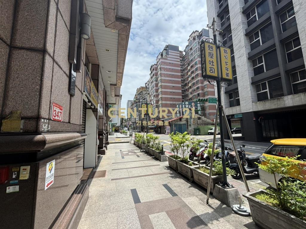 德安御璽正內湖街挑高黃金店面