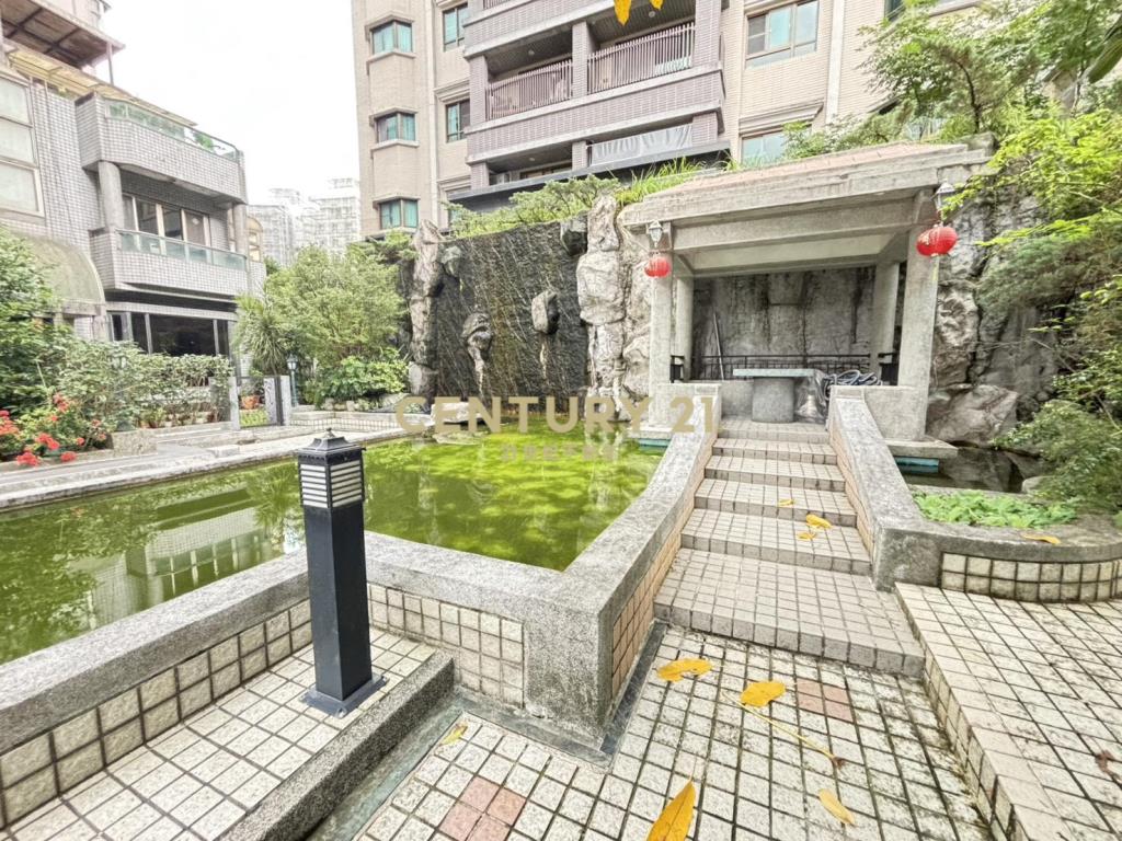 水晶宮廷美三房平車
