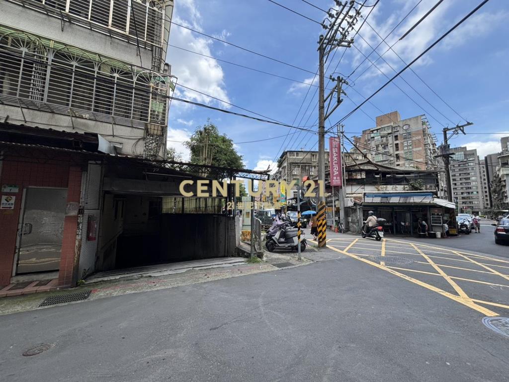 東湖市場黃金頂加