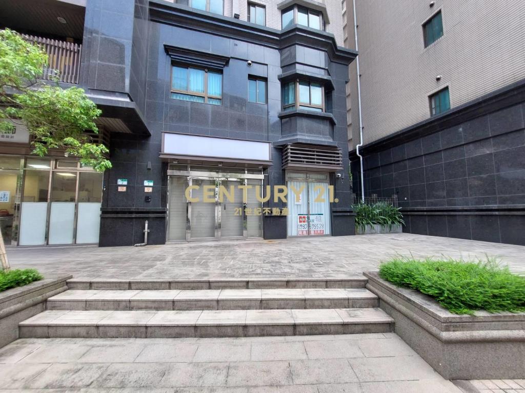 東湖捷運康樂社區一樓店面富貴莊園