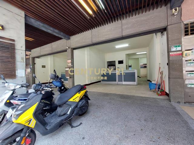 港華街近737巷港墘路店面
