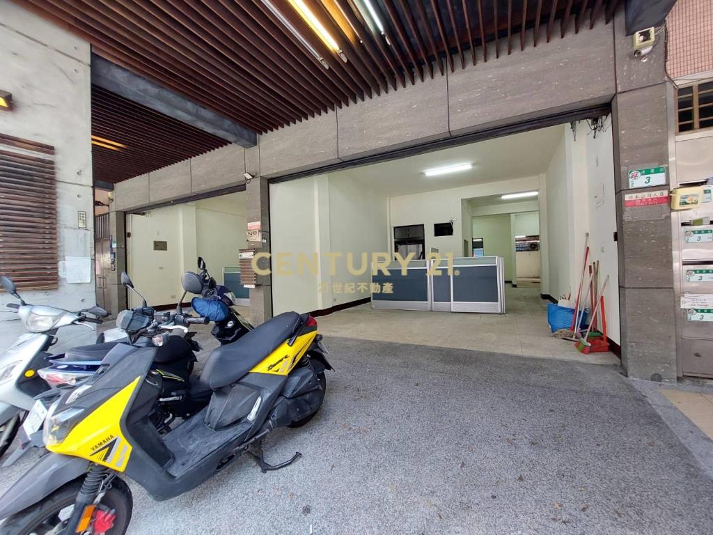 港華街近737巷港墘路店面