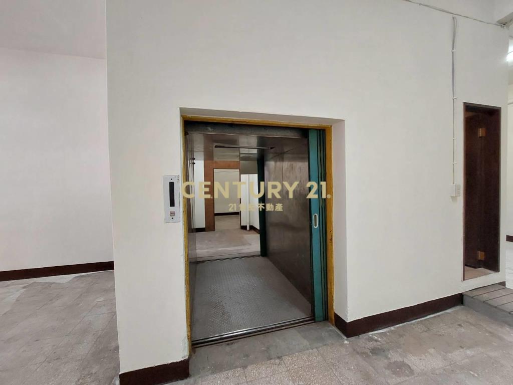 港華街近737巷港墘路店面