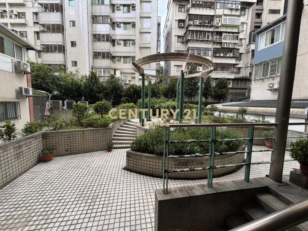 點石天湖綠景電梯三房