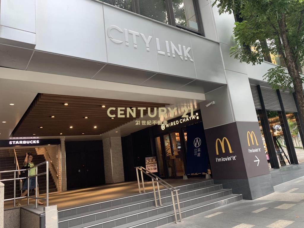 內湖站正三角窗超效廣告2樓店辦