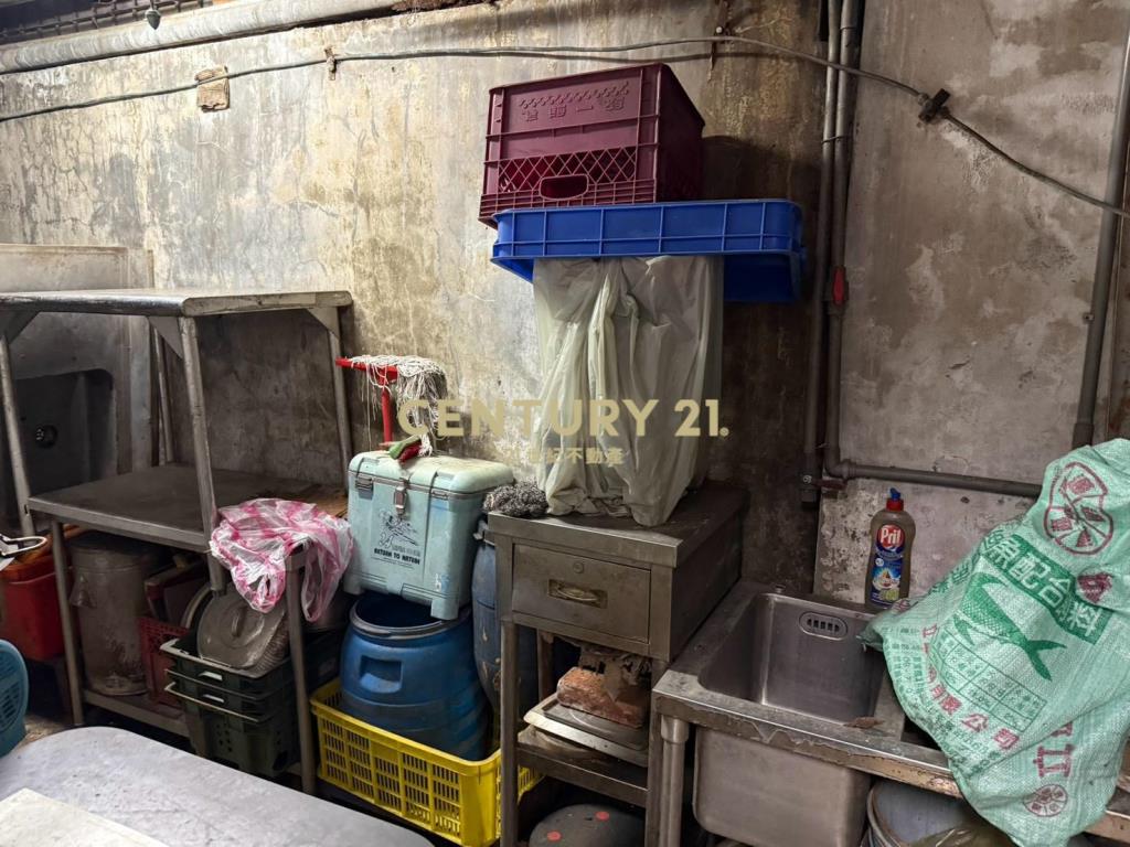 金龍黃昏市場邊間多功能一樓