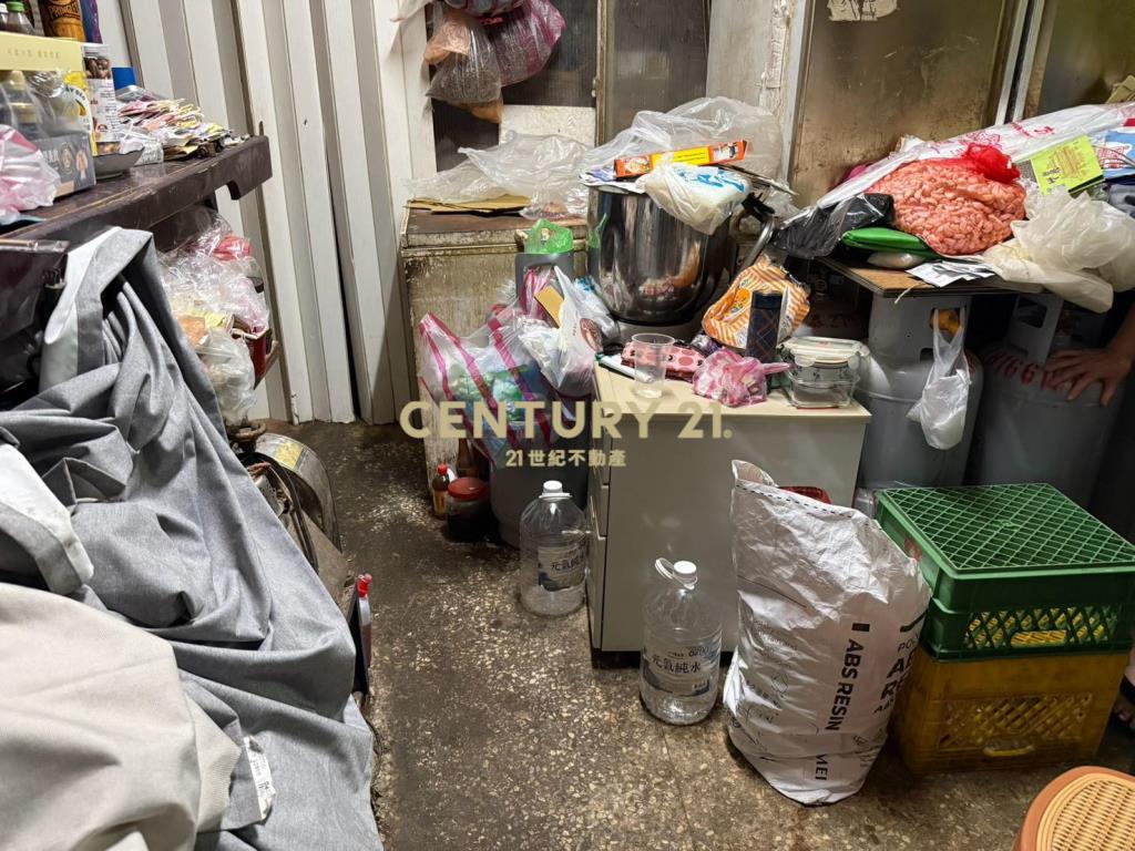 金龍黃昏市場邊間多功能一樓
