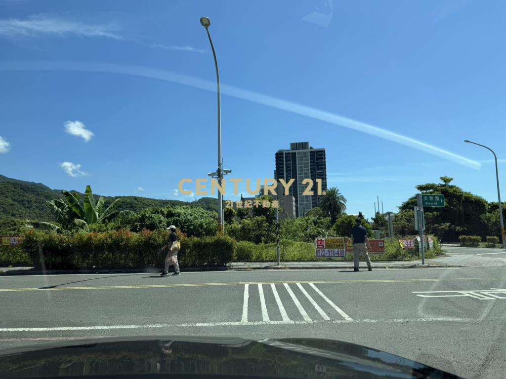 宜蘭頭城鎮人文國中小旁建地
