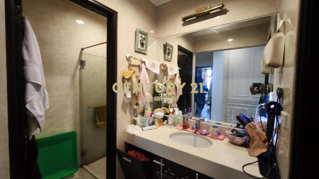 閱讀歐洲高樓景觀四房雙平車