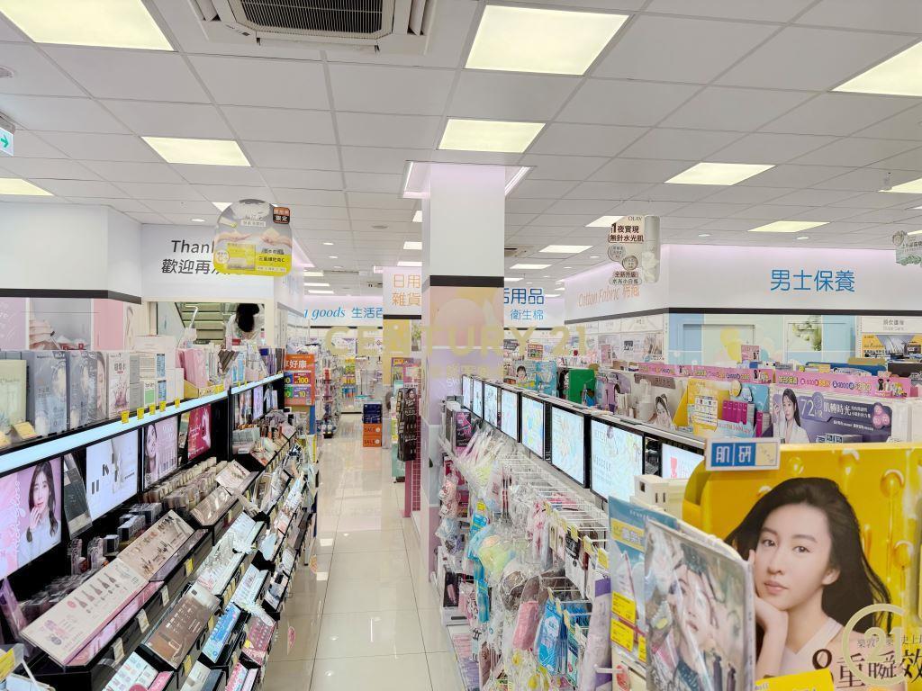 延吉街醒目三角窗旺店