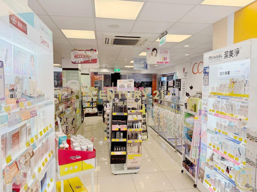 延吉街醒目三角窗旺店