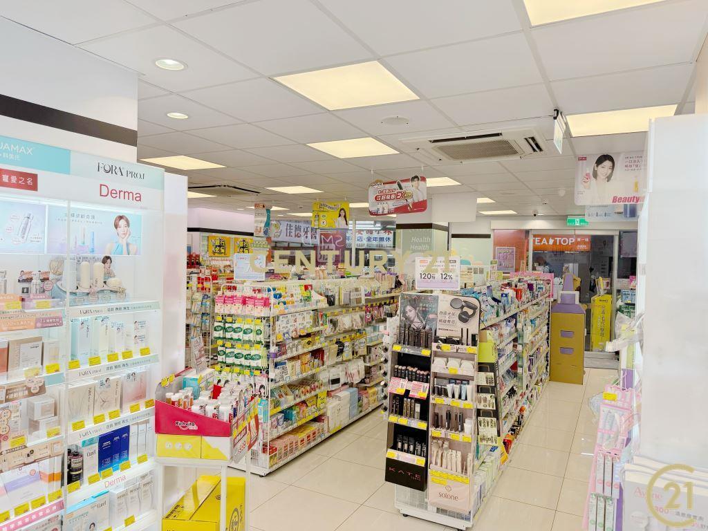 延吉街醒目三角窗旺店