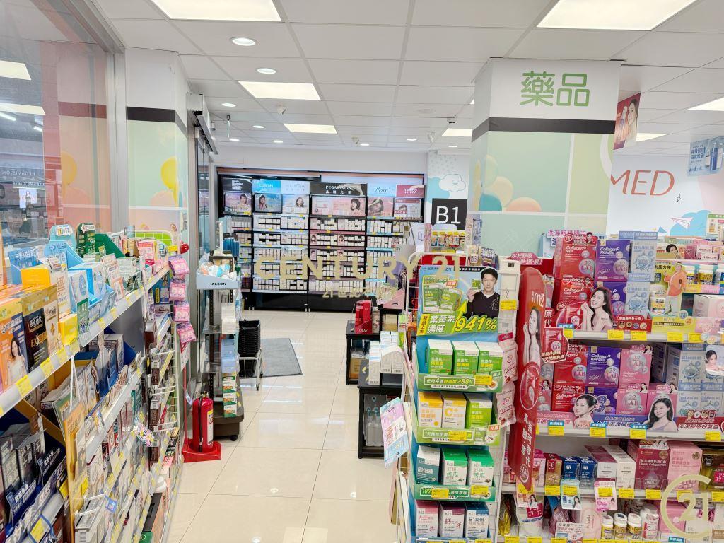 延吉街醒目三角窗旺店