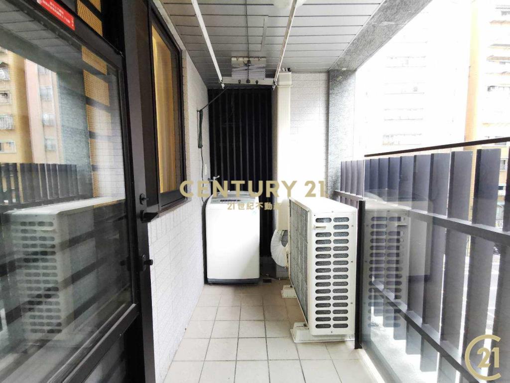 台北晶麒鋼骨制震豪宅，贈專用露台高貴奢華