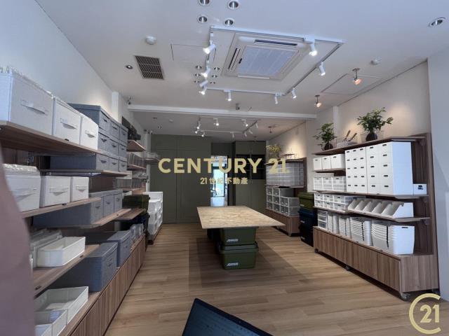 信義計劃豪宅區金店面