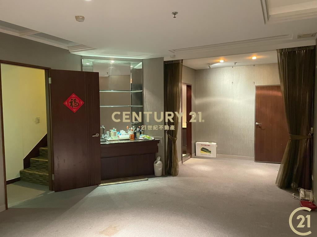 信義計劃豪宅區金店面