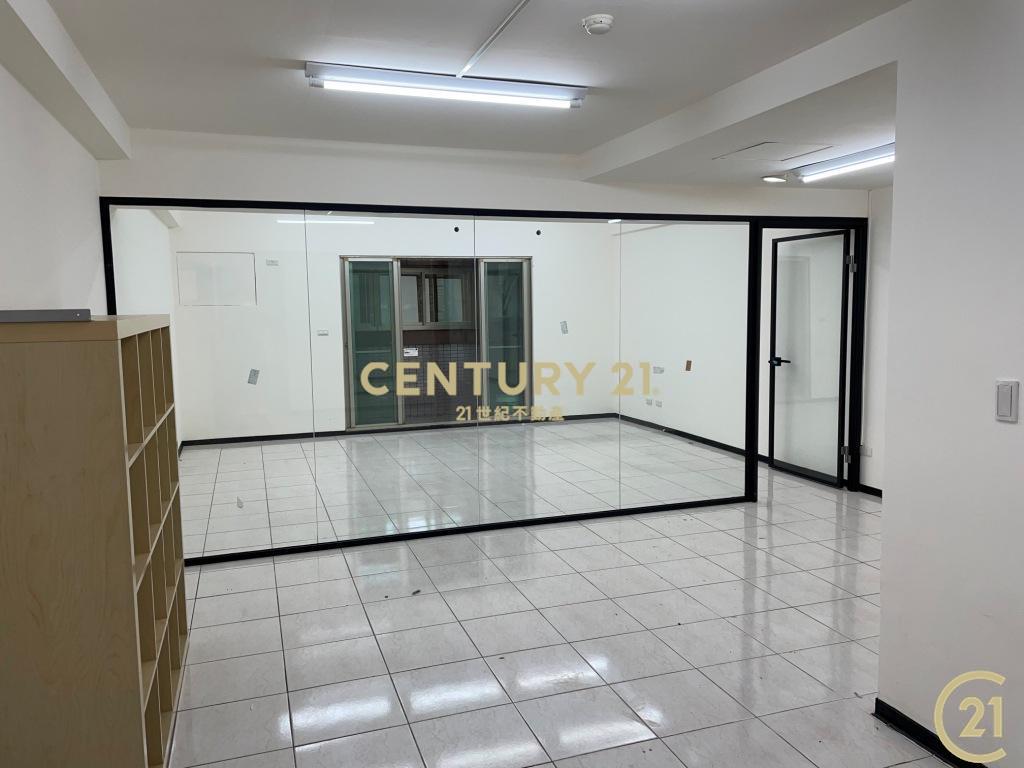 信義計劃豪宅區金店面