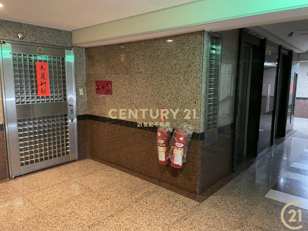 信義計劃豪宅區金店面
