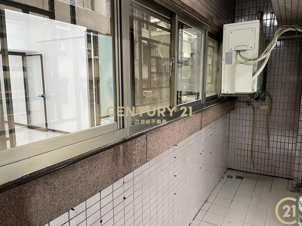 信義計劃豪宅區金店面