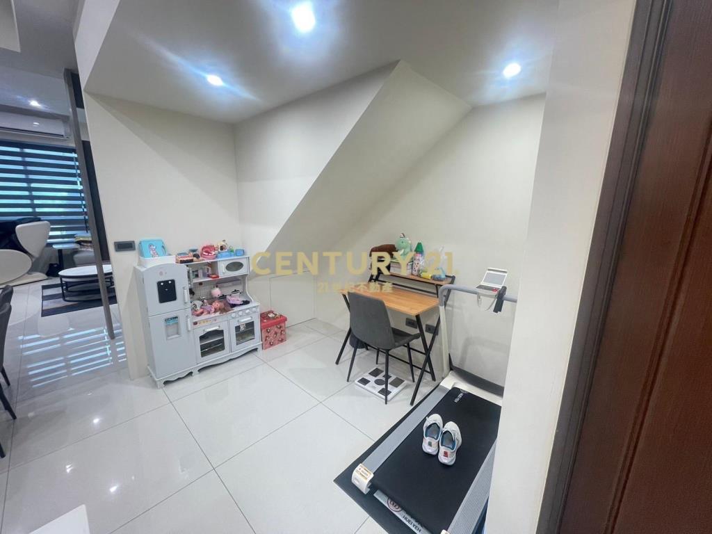 高鐵南路頂級裝潢雙車位豪宅