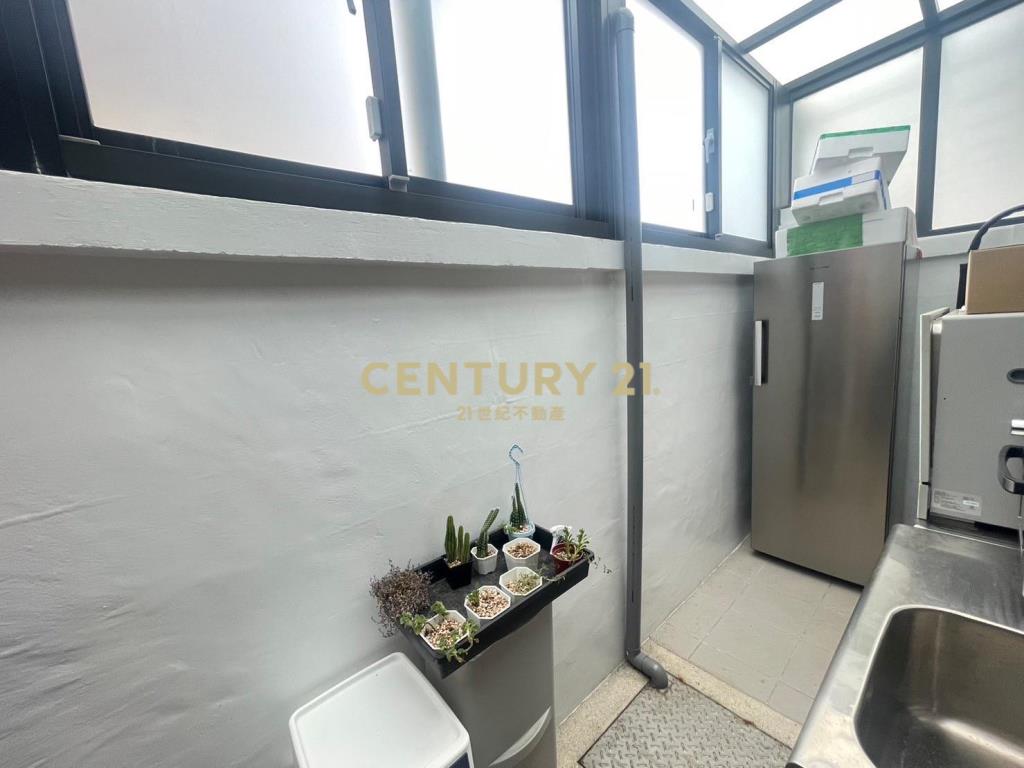 高鐵南路頂級裝潢雙車位豪宅