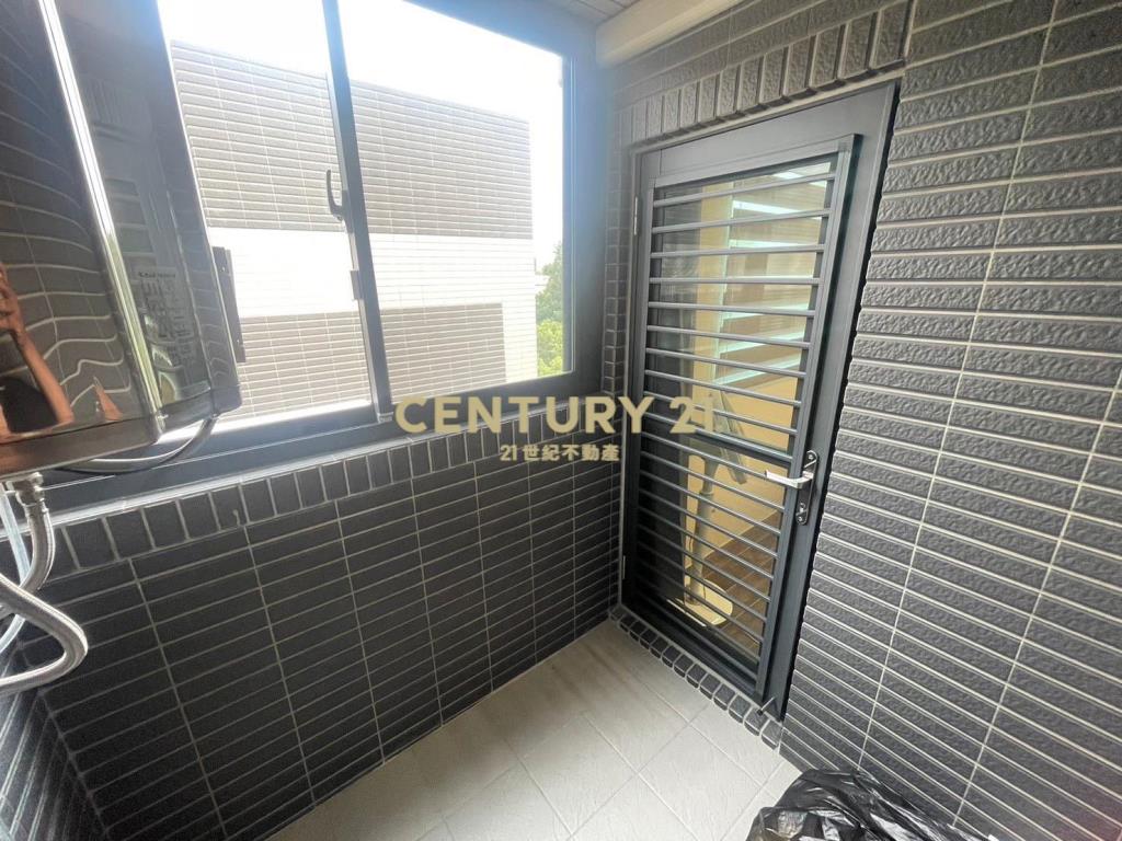 高鐵南路頂級裝潢雙車位豪宅