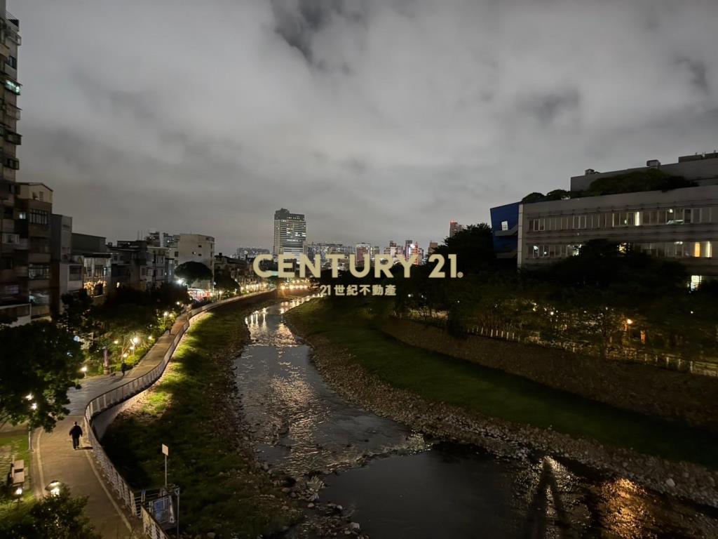 鴻築吾江4房車河岸宅