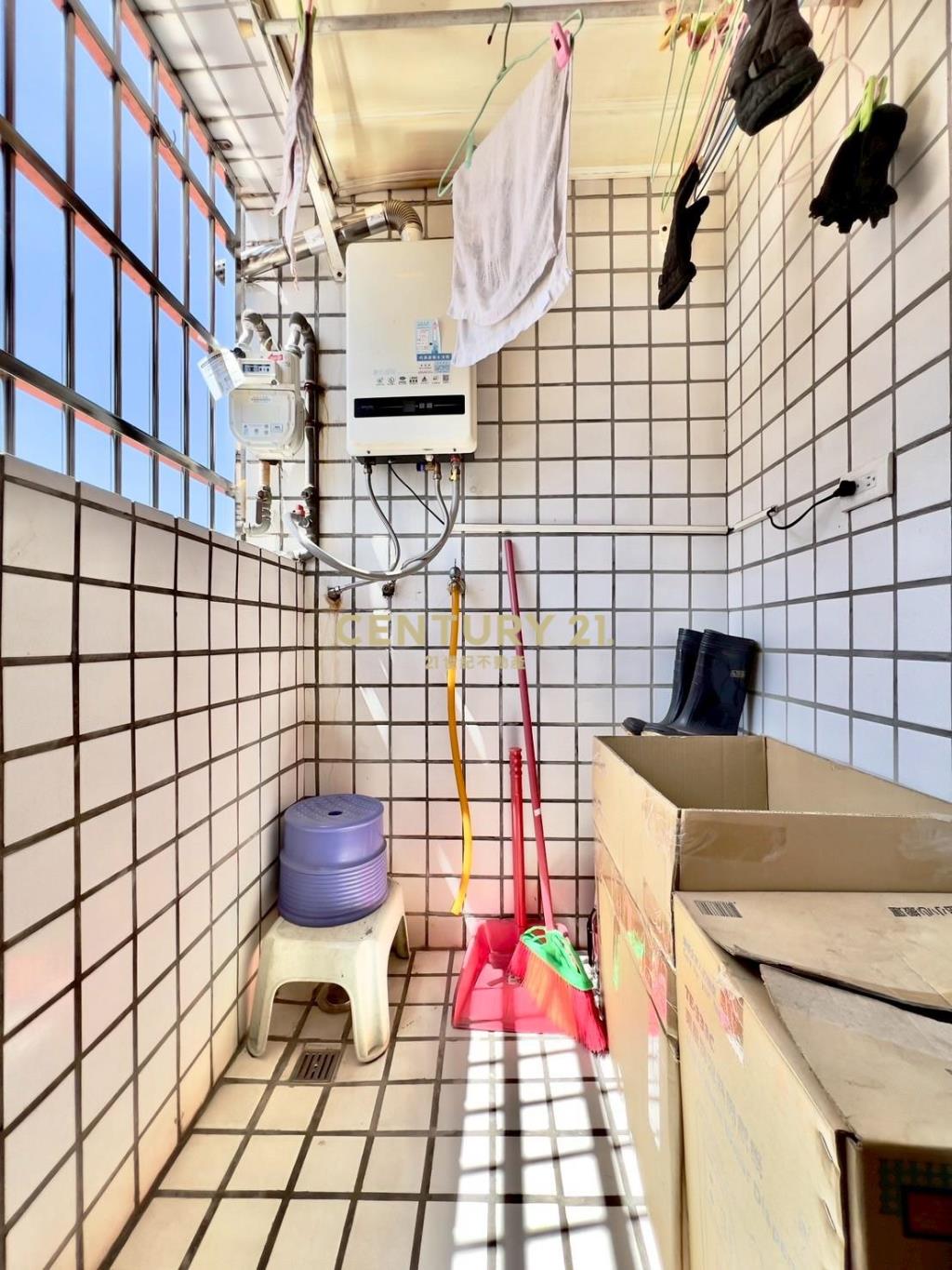 楊明國小電梯三房