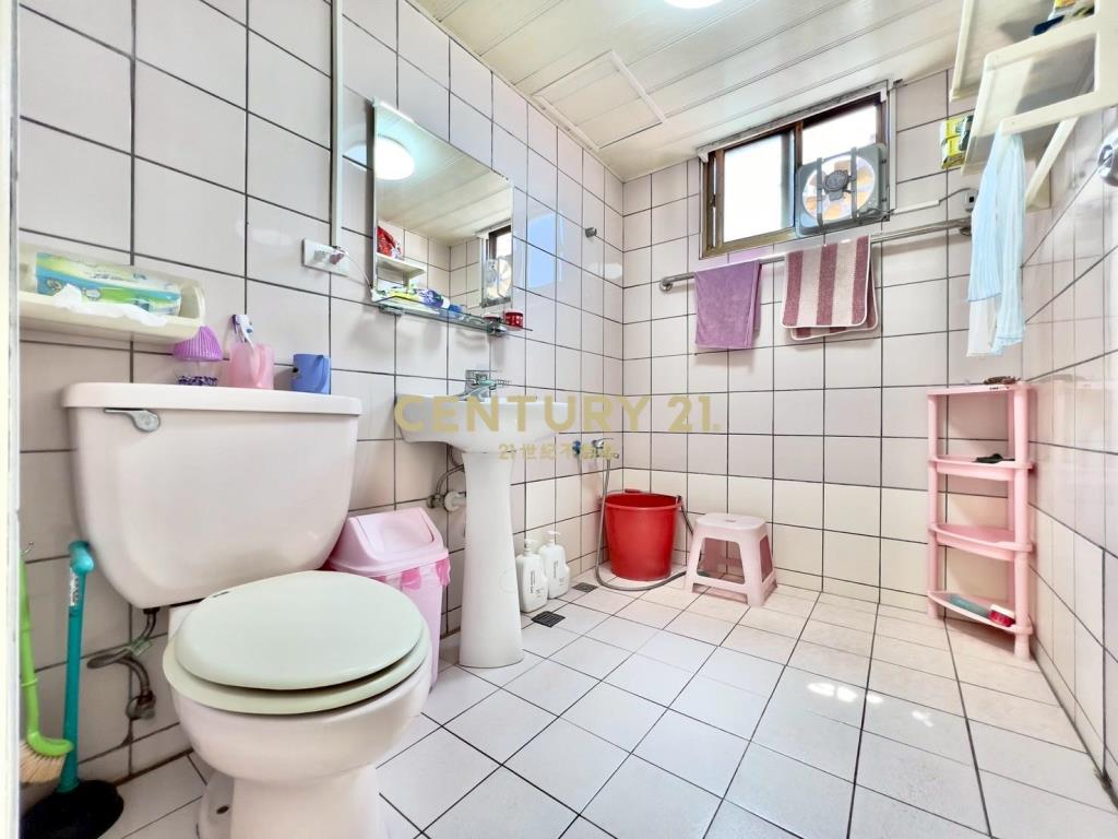 楊明國小電梯三房