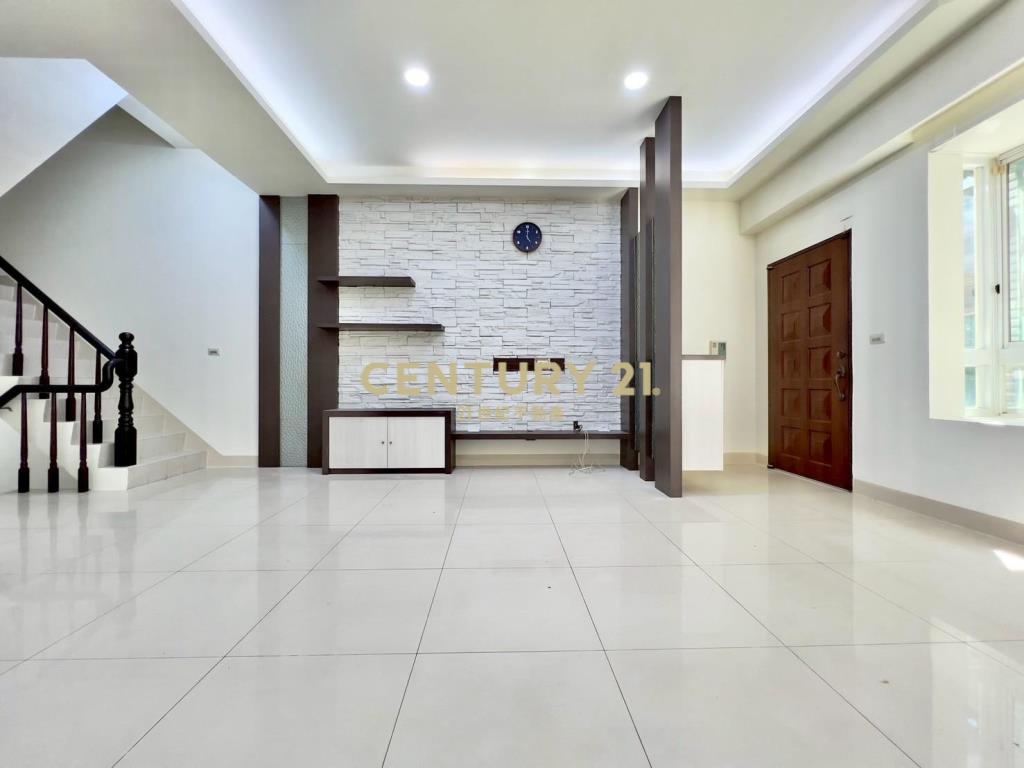 萬能科大車庫停車透天