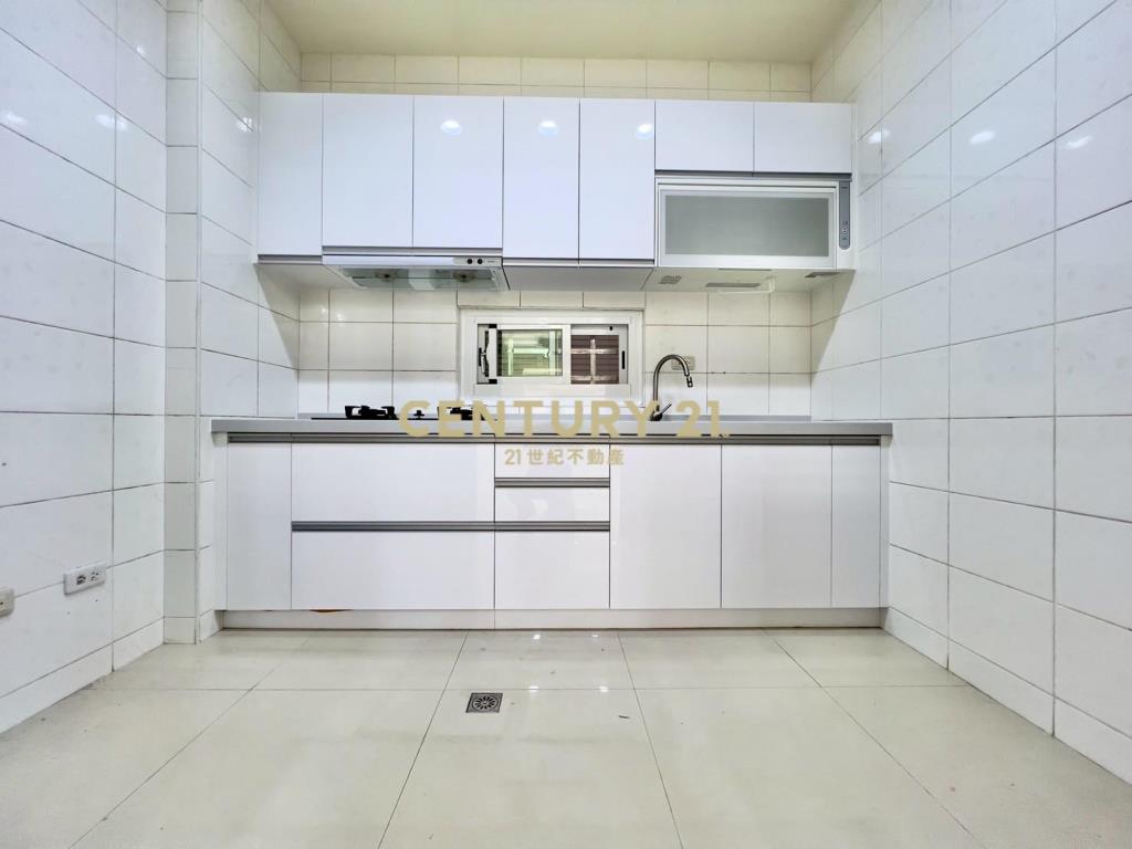 萬能科大車庫停車透天