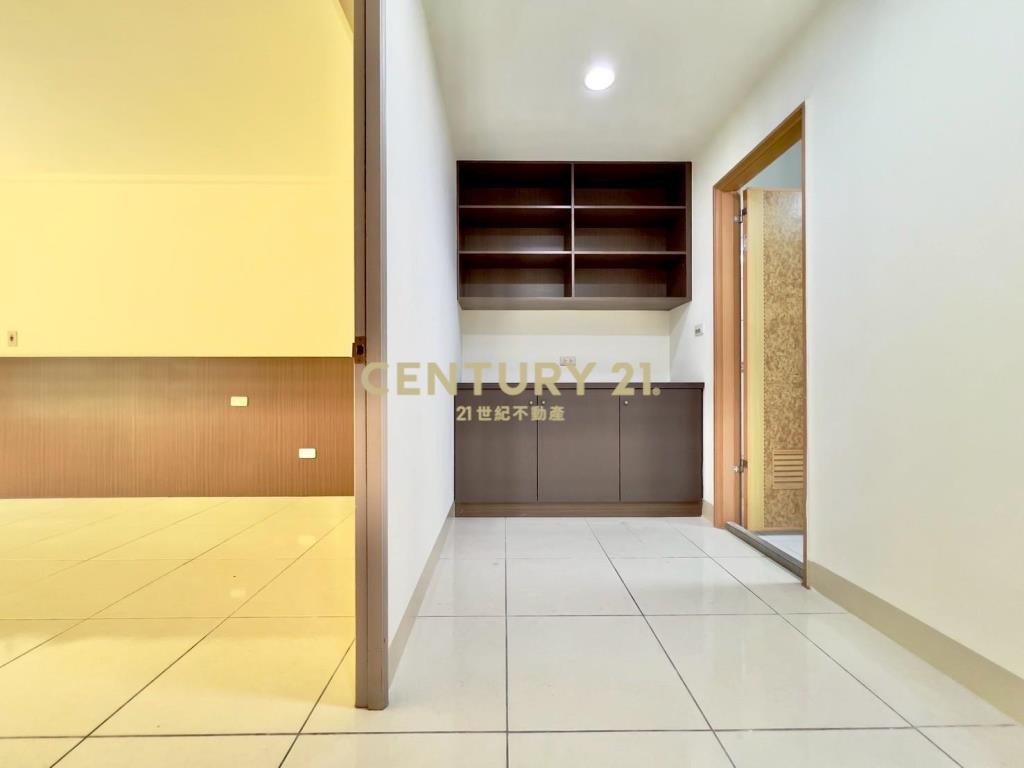 萬能科大車庫停車透天