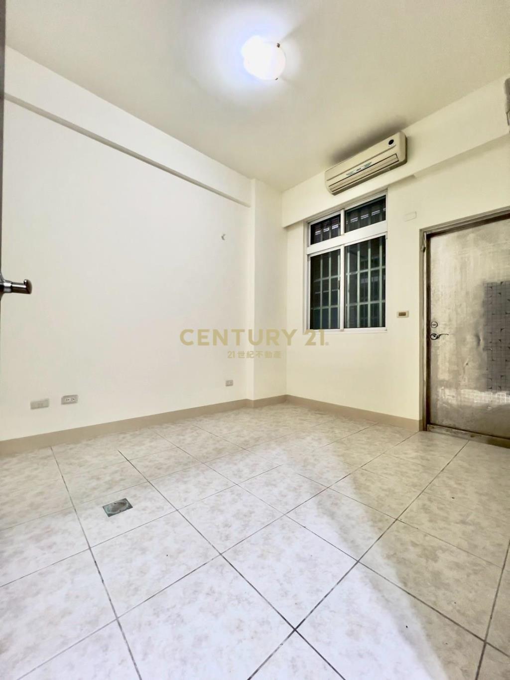 萬能科大車庫停車透天