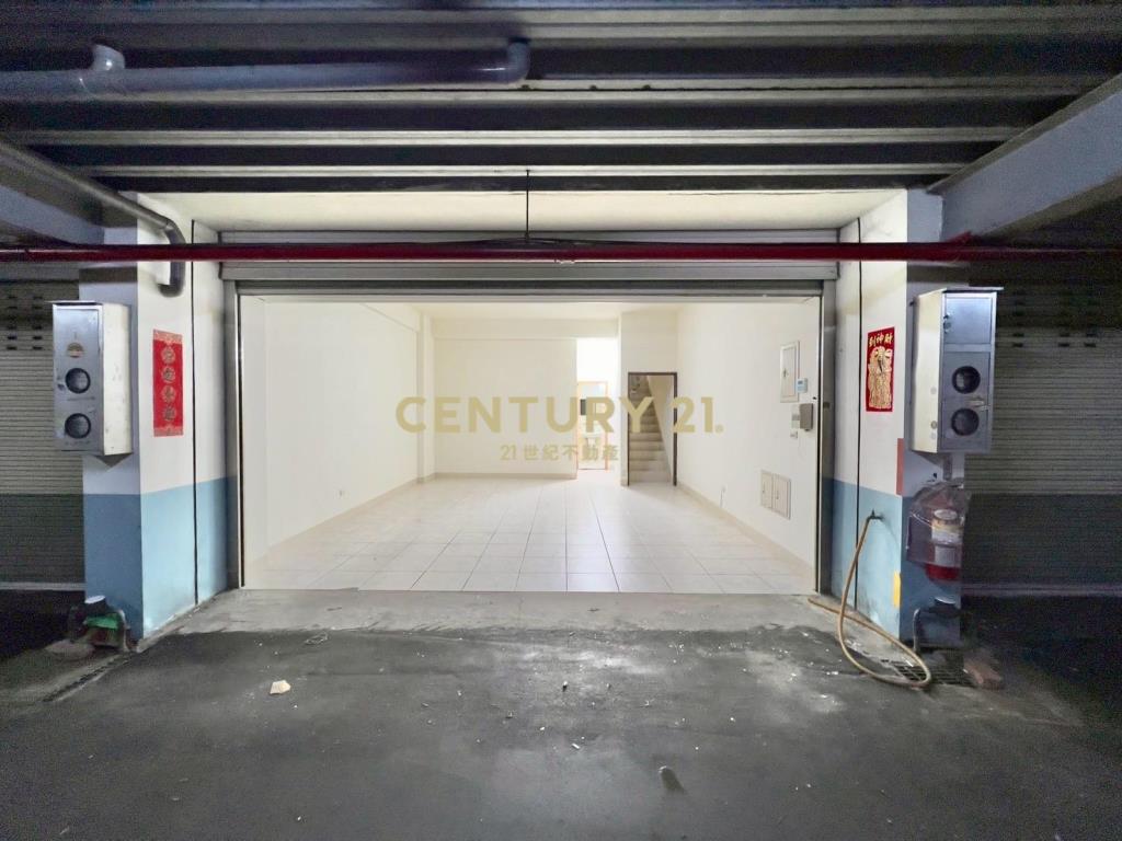 萬能科大車庫停車透天