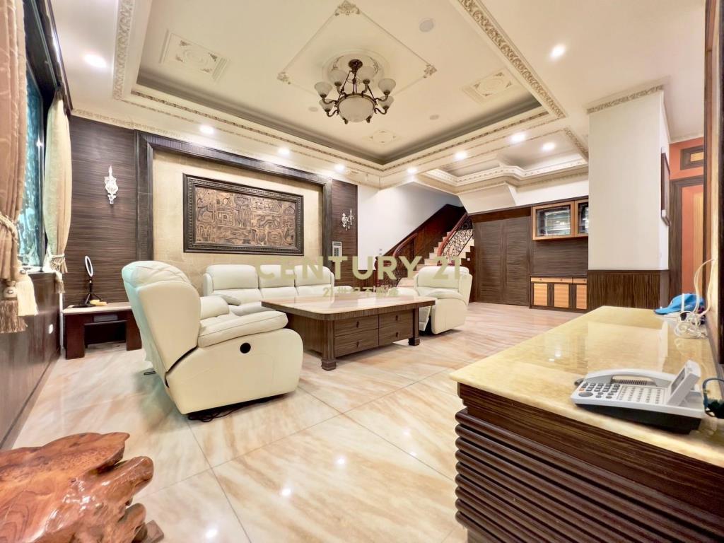 青埔國中雙車位美別墅