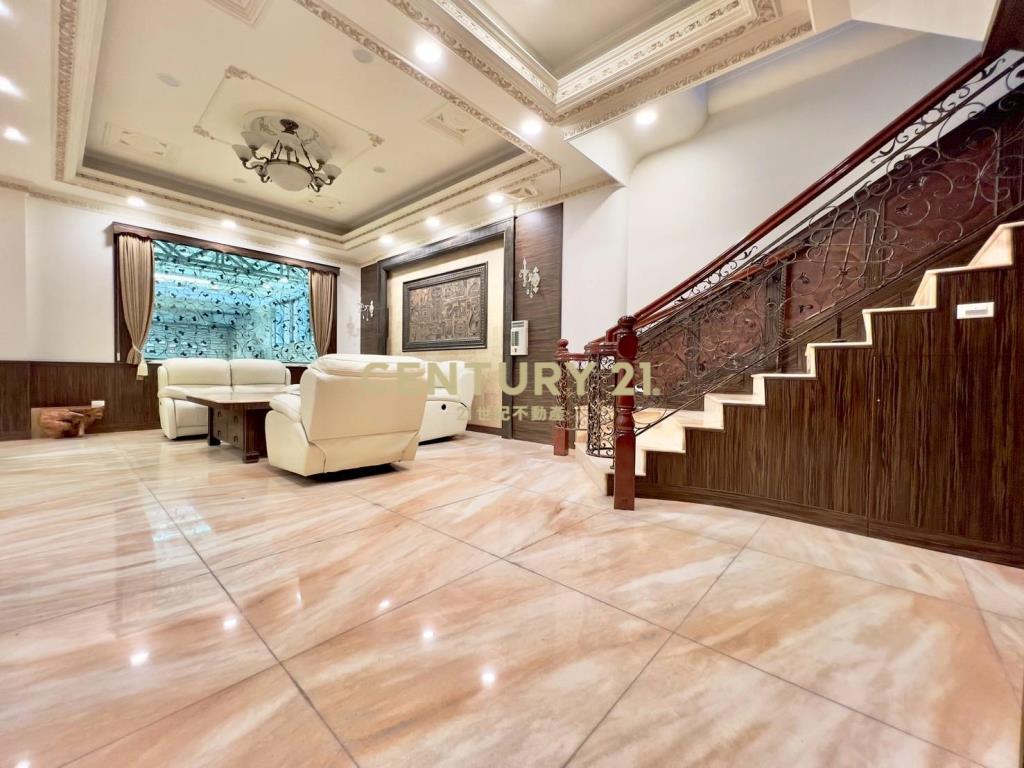 青埔國中雙車位美別墅