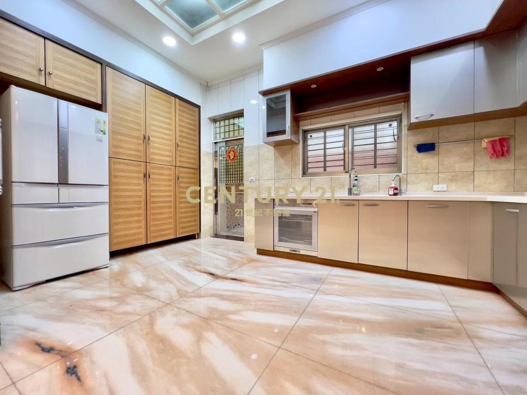 青埔國中雙車位美別墅